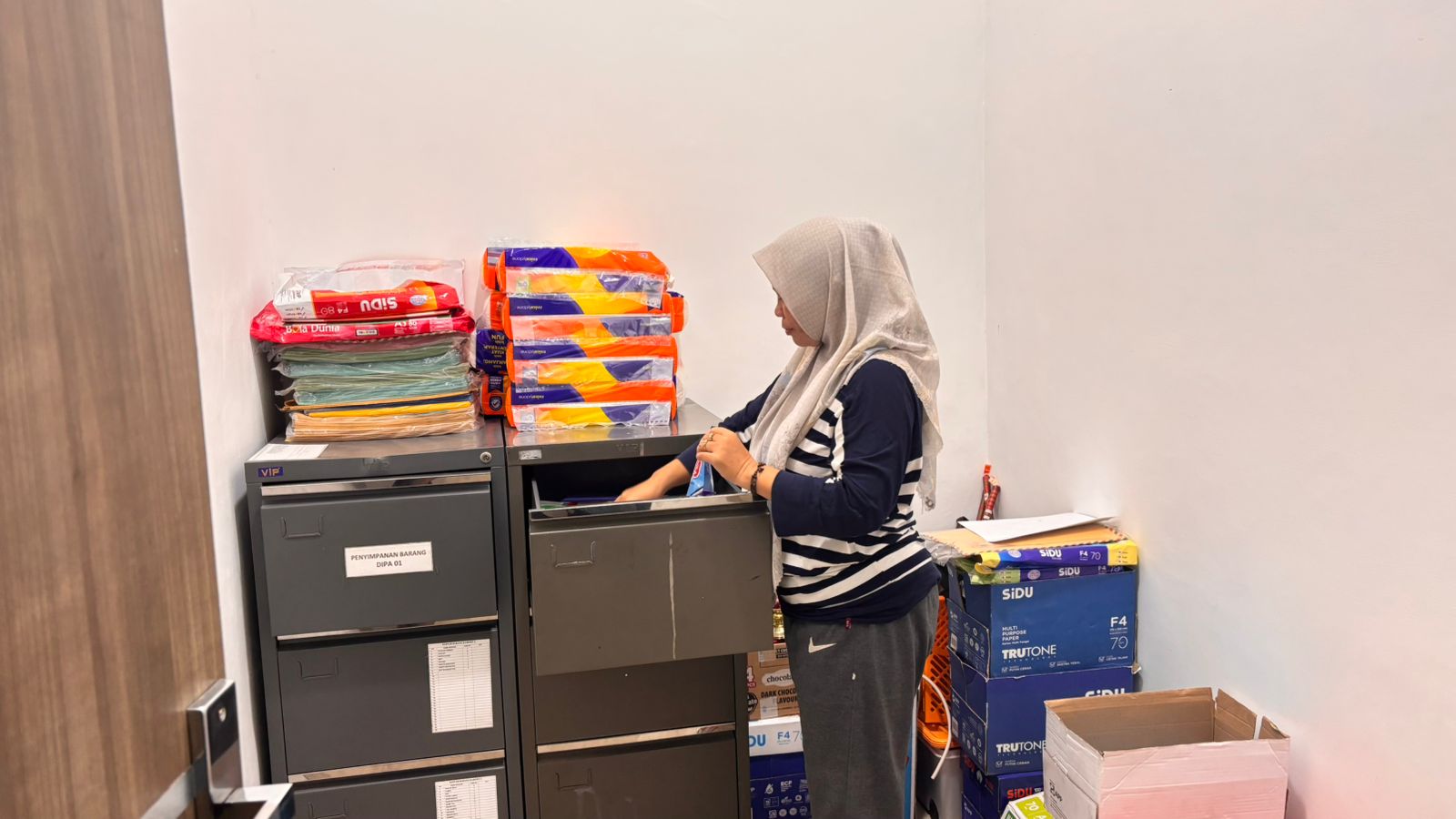 73. Pengadilan Agama Kuala Pembuang Laksanakan Kegiatan Jumat Bersih 3