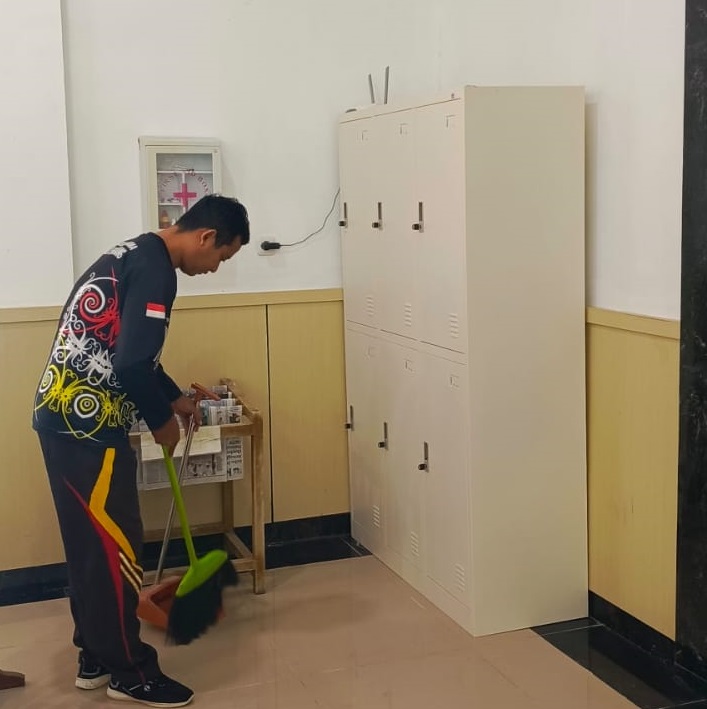 73. Pengadilan Agama Kuala Pembuang Laksanakan Kegiatan Jumat Bersih 4